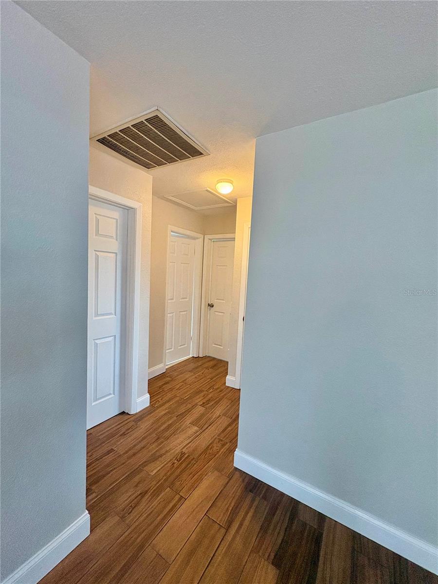 Image 14 of 25 For 915 13th Street