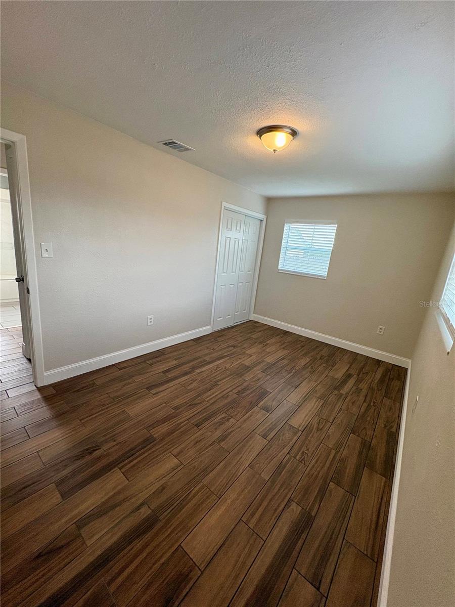 Image 17 of 25 For 915 13th Street