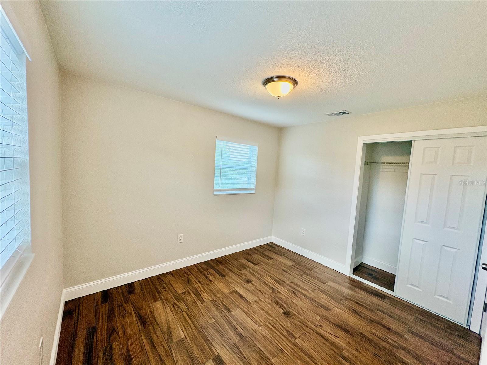 Image 19 of 25 For 915 13th Street