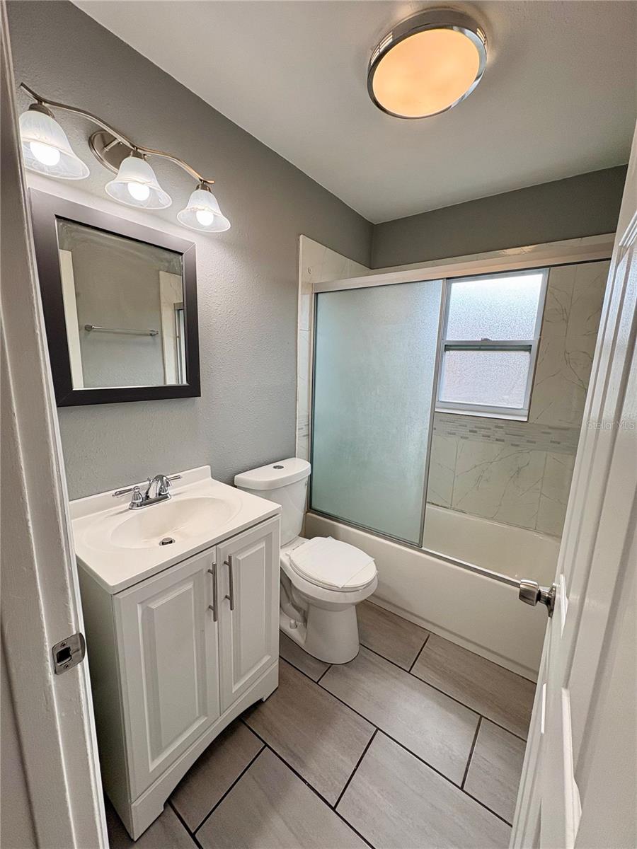 Image 21 of 25 For 915 13th Street