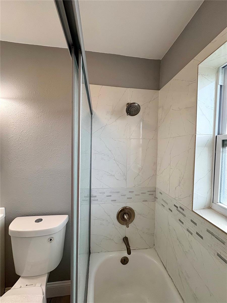 Image 22 of 25 For 915 13th Street