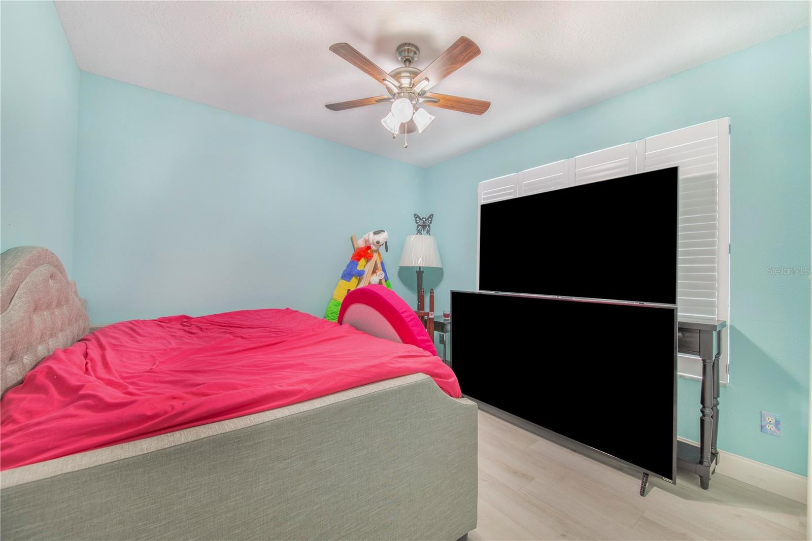 Image 19 of 23 For 1382 Salisbury Drive