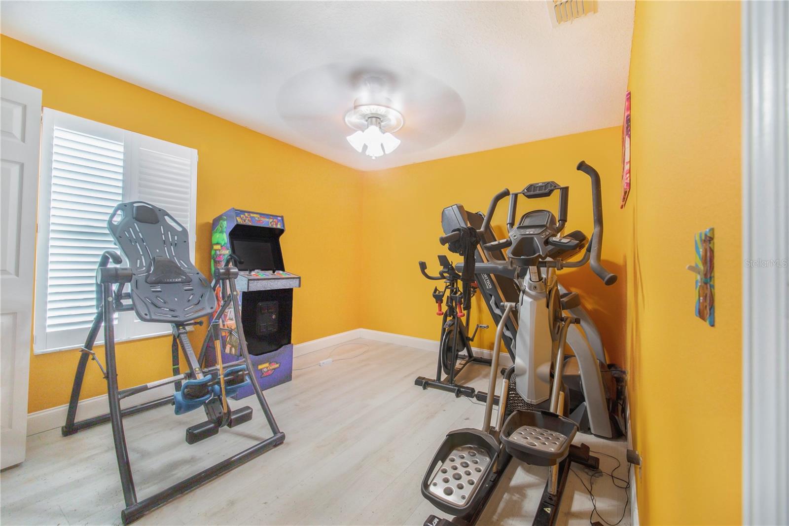 Image 20 of 23 For 1382 Salisbury Drive