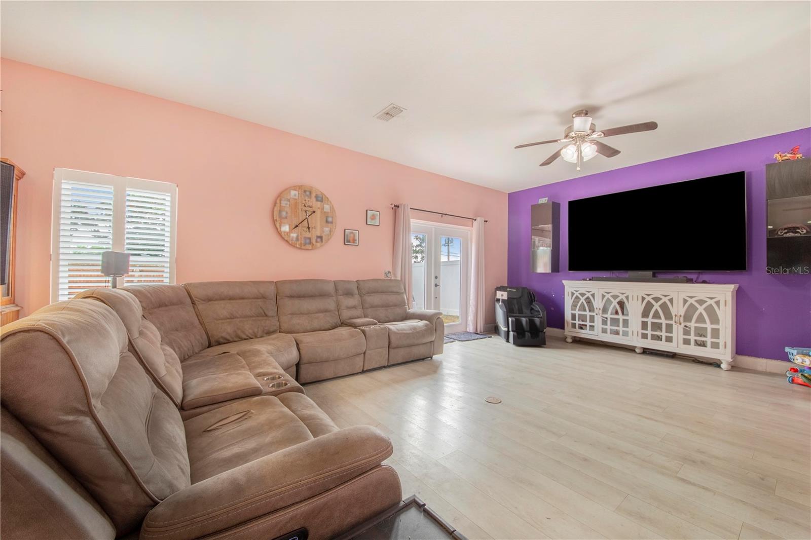 Image 7 of 23 For 1382 Salisbury Drive