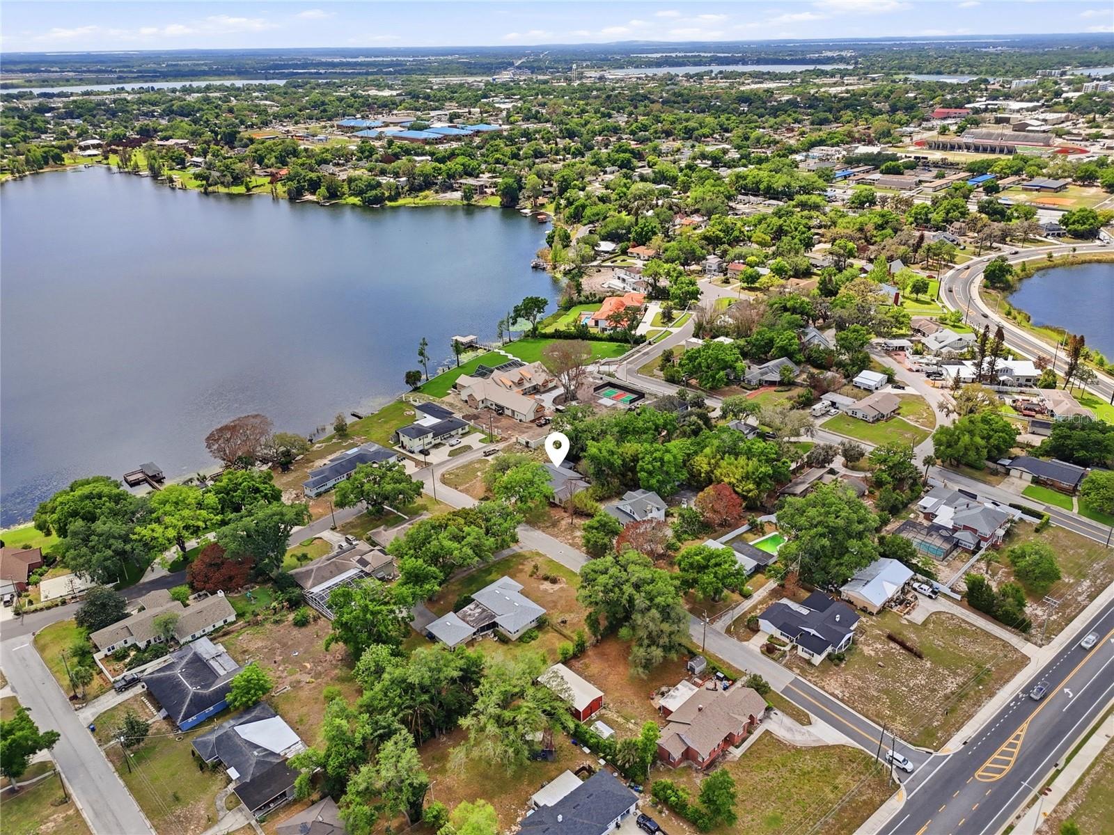 Image 11 of 42 For 104 11th Street Se