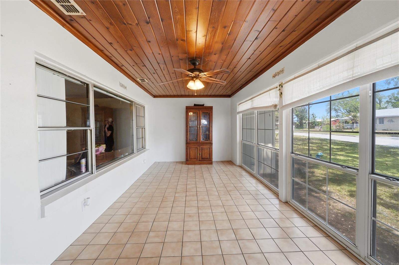 Image 14 of 42 For 104 11th Street Se