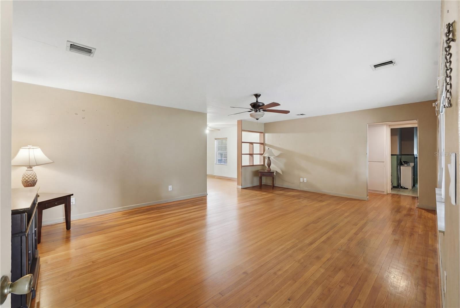 Image 18 of 42 For 104 11th Street Se