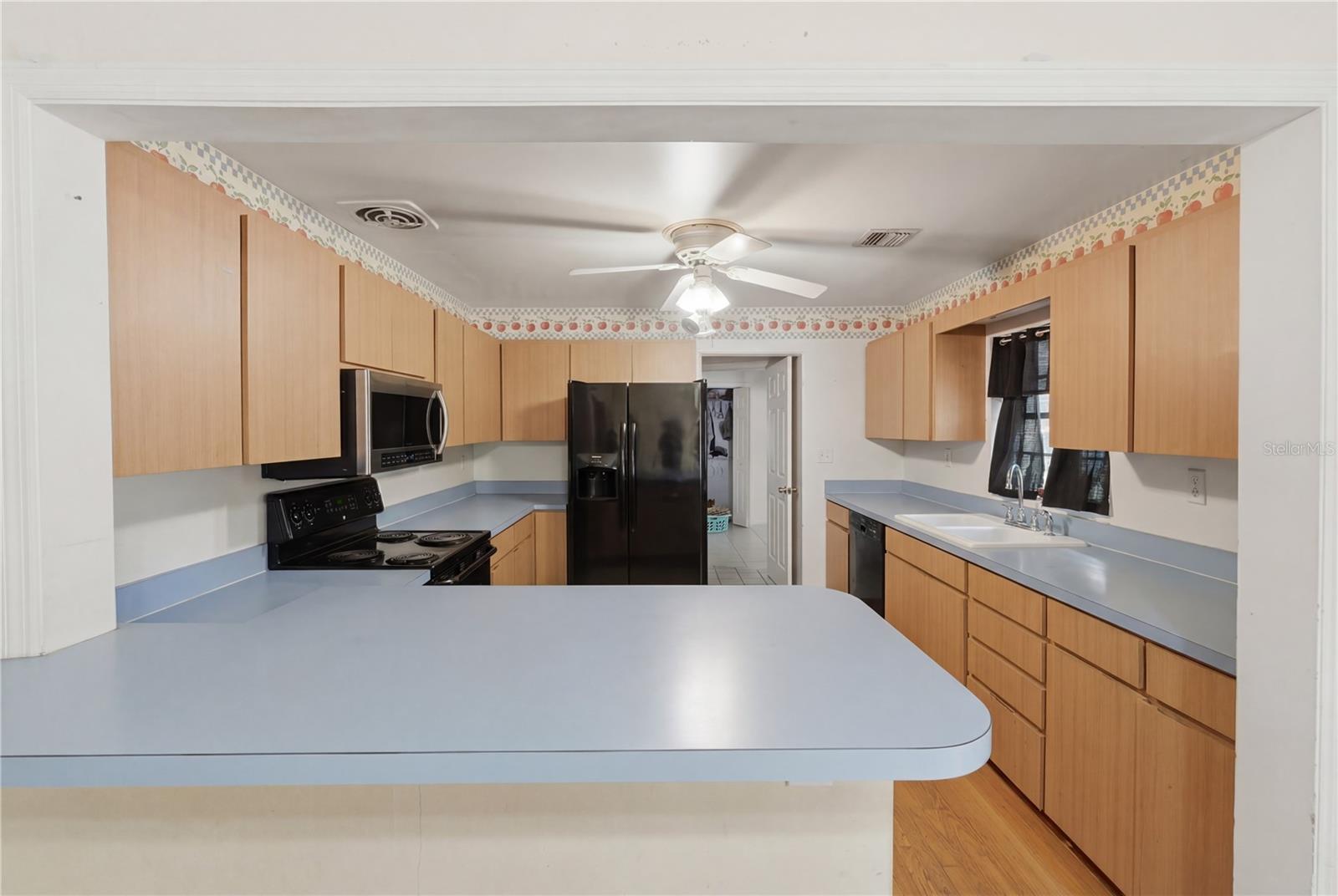 Image 22 of 42 For 104 11th Street Se