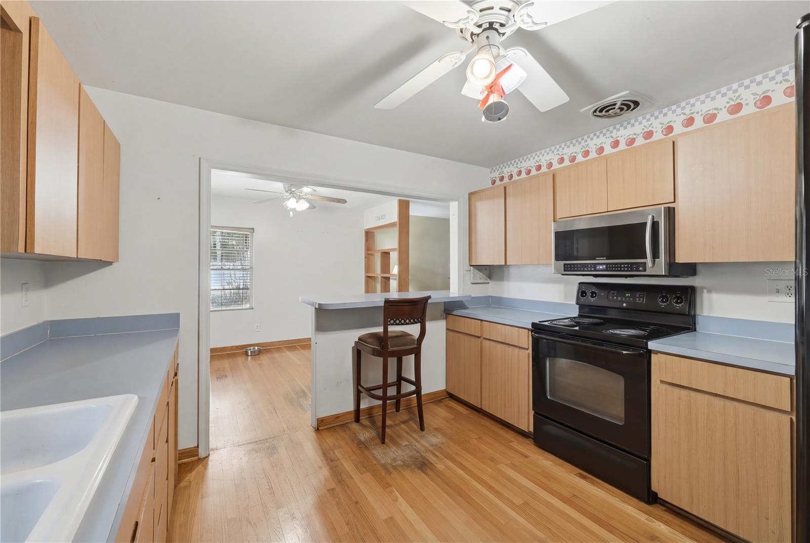 Image 24 of 42 For 104 11th Street Se