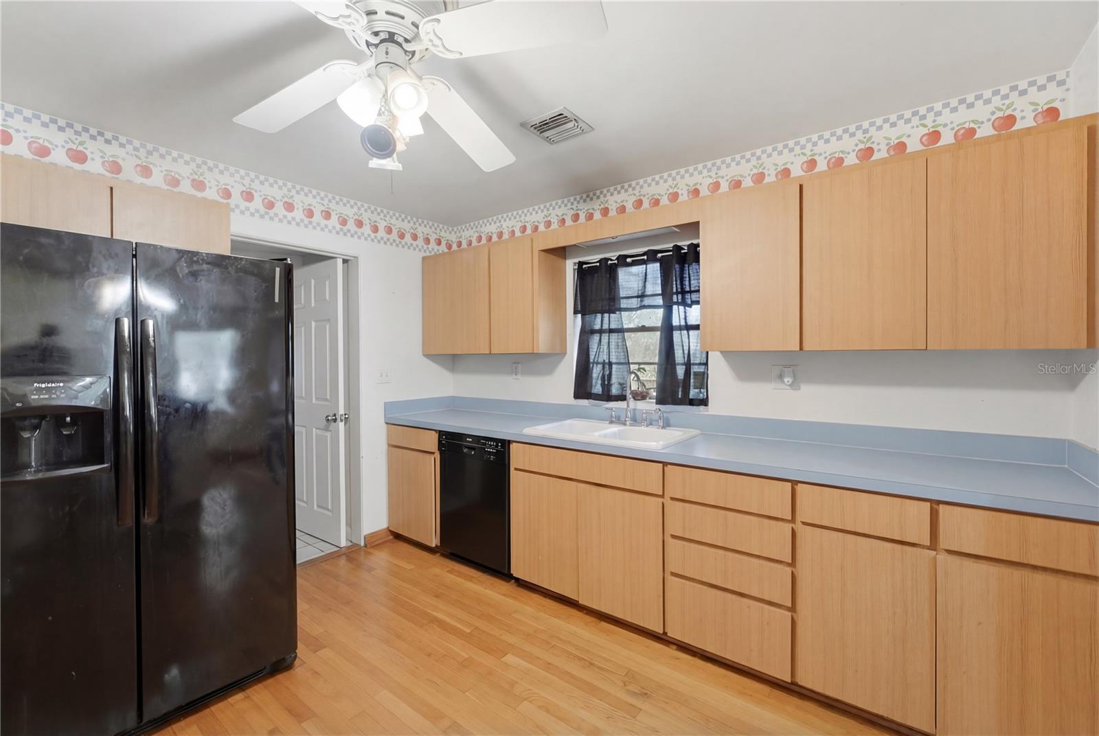 Image 25 of 42 For 104 11th Street Se