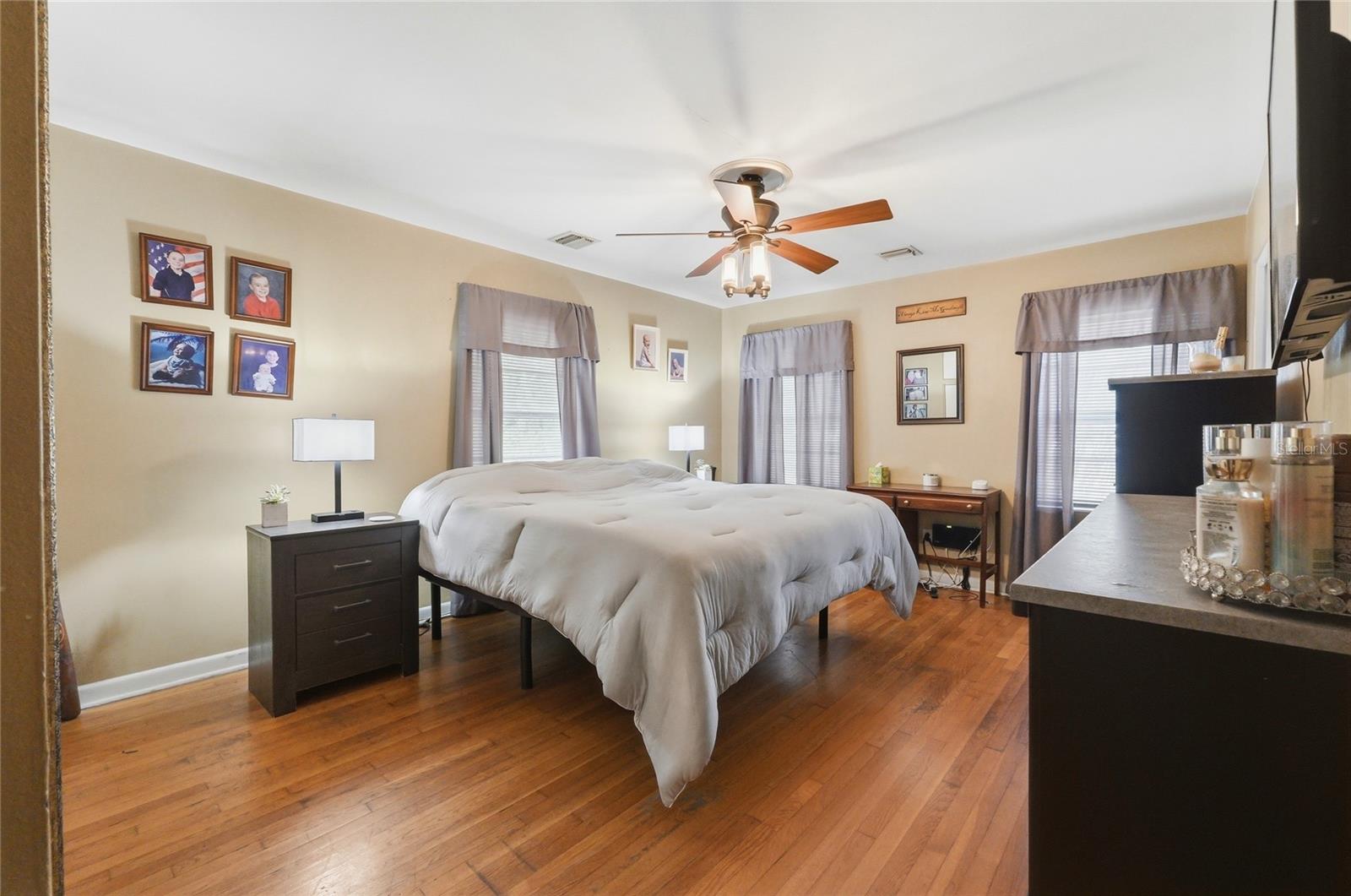 Image 28 of 42 For 104 11th Street Se