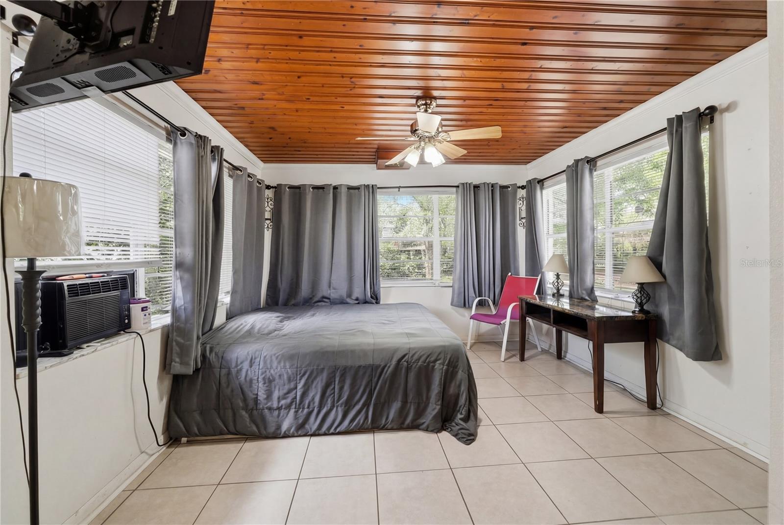 Image 31 of 42 For 104 11th Street Se