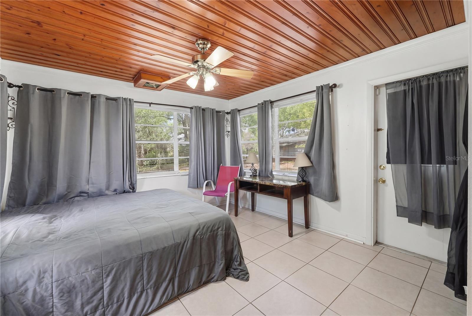 Image 32 of 42 For 104 11th Street Se