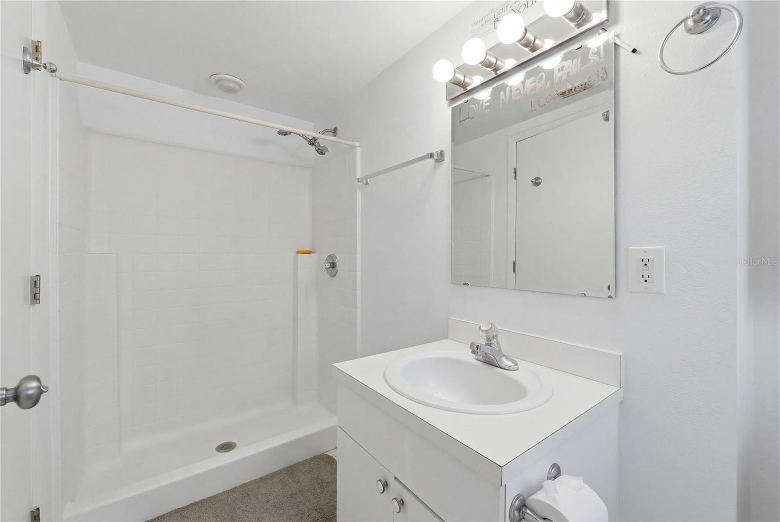 Image 35 of 42 For 104 11th Street Se