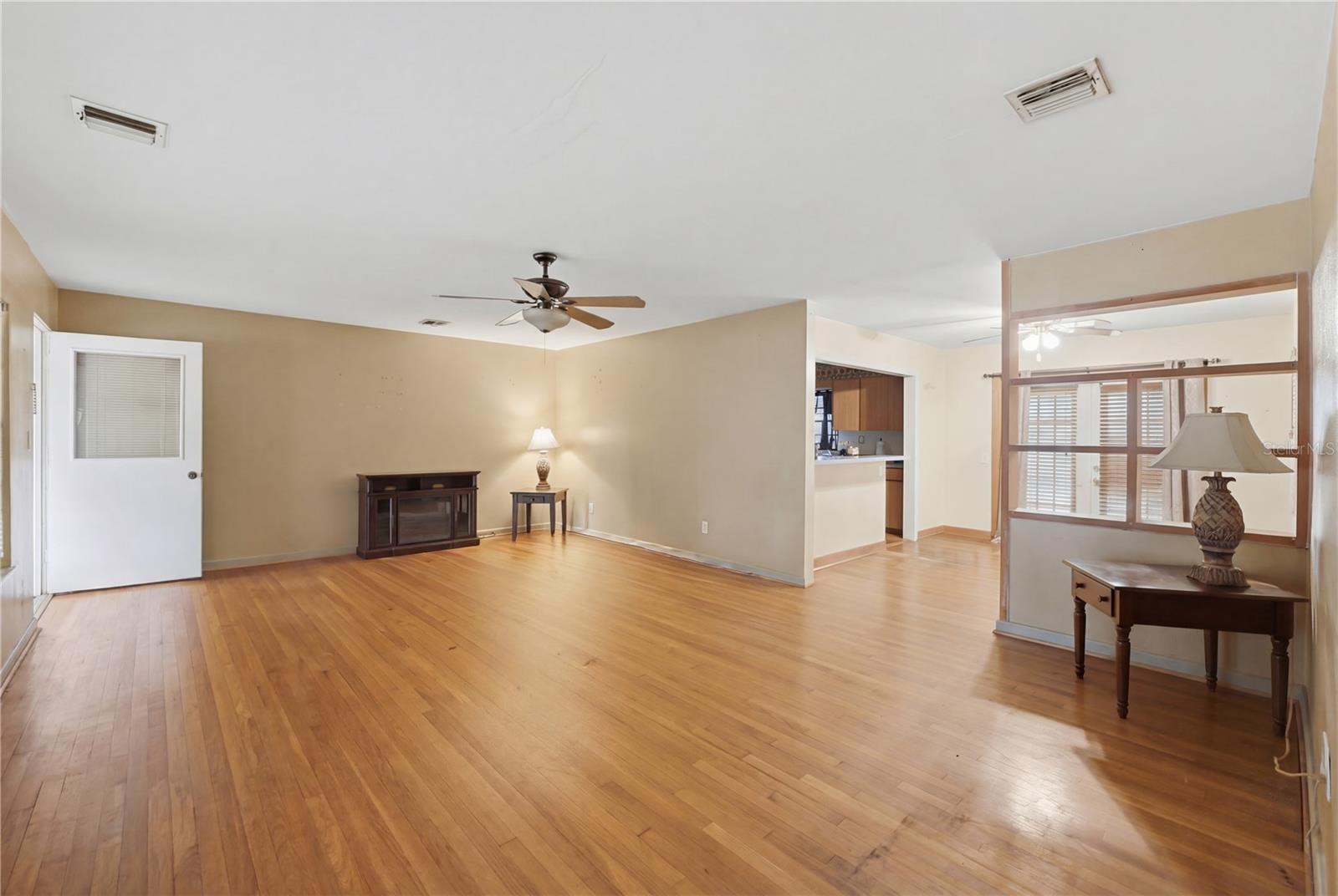 Image 36 of 42 For 104 11th Street Se