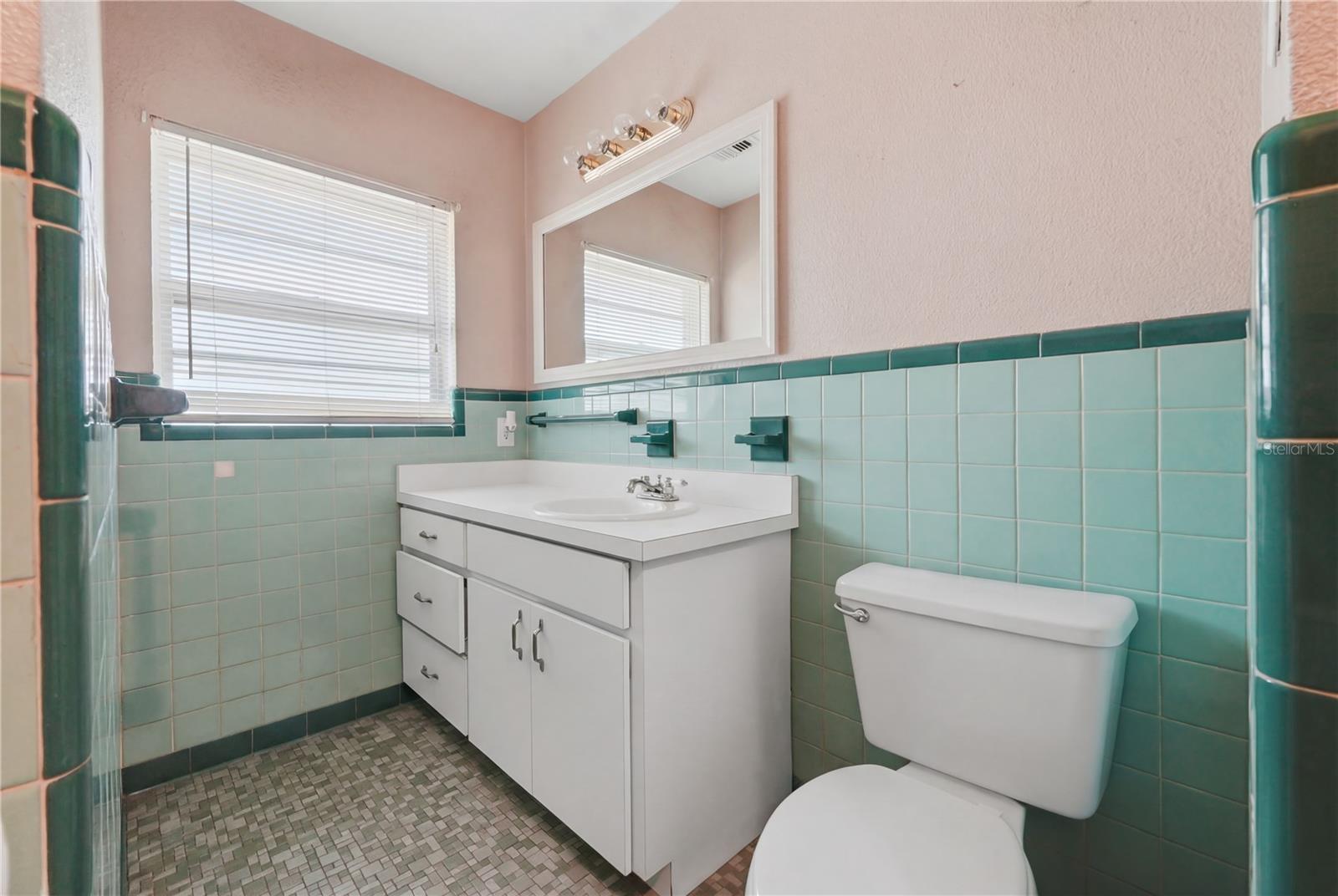 Image 37 of 42 For 104 11th Street Se