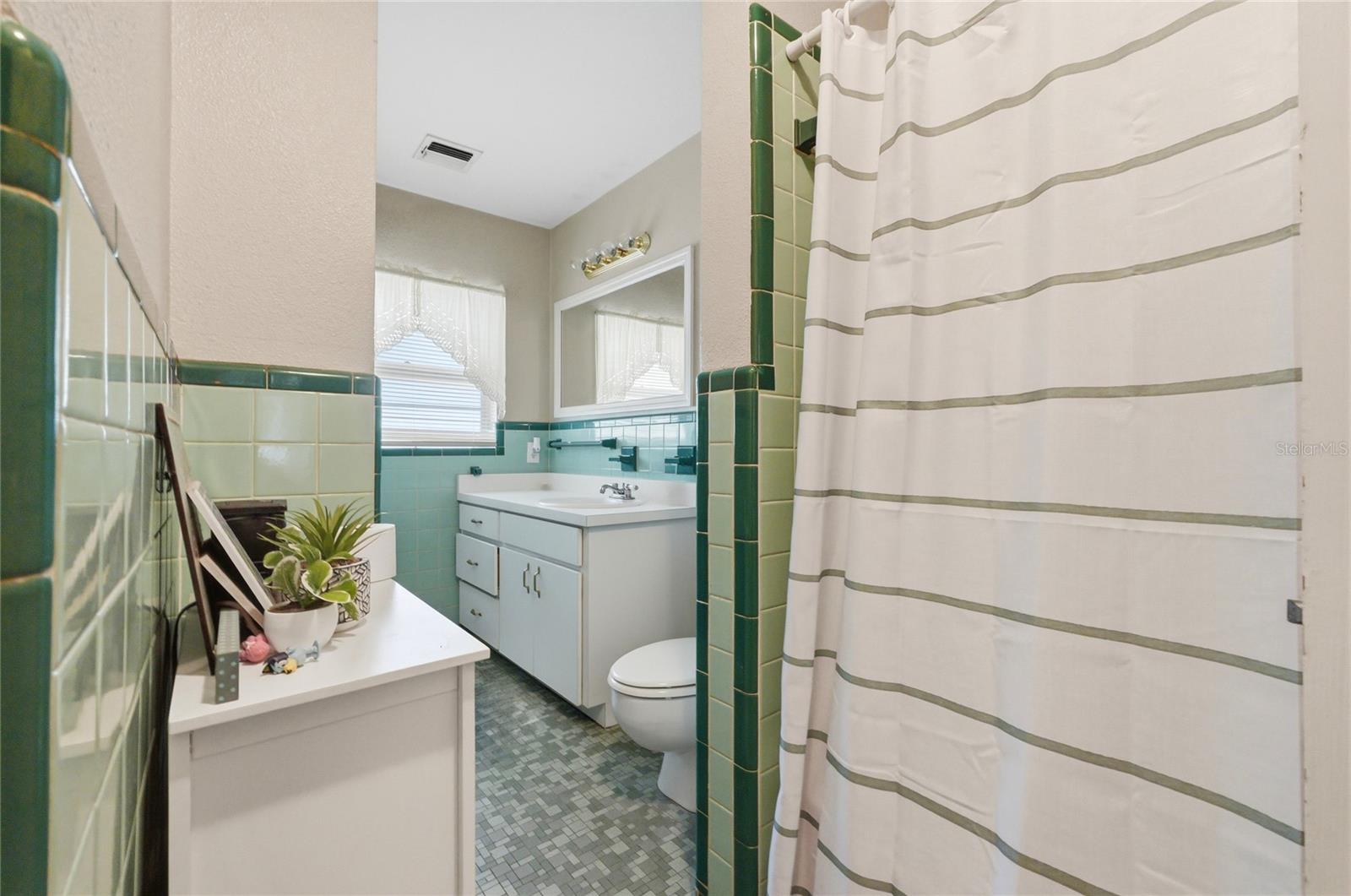 Image 38 of 42 For 104 11th Street Se