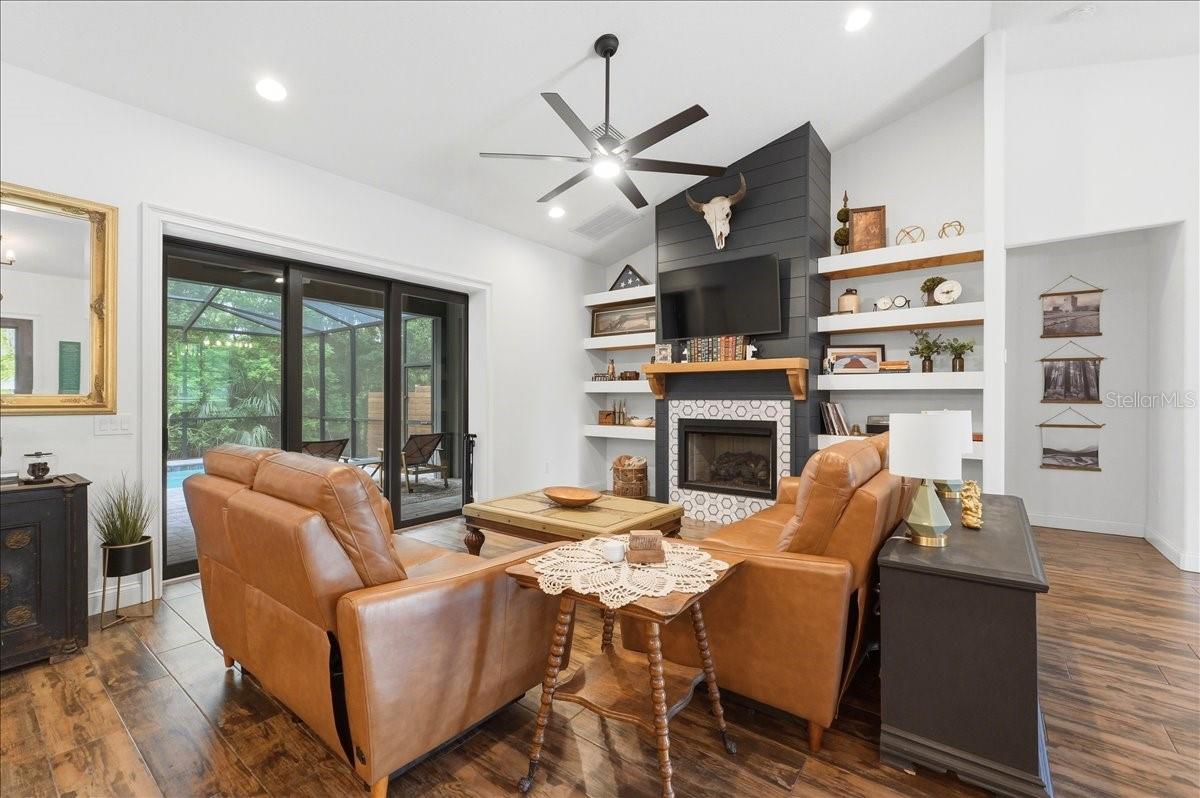 Image 11 of 53 For 6422 Forestwood Drive W