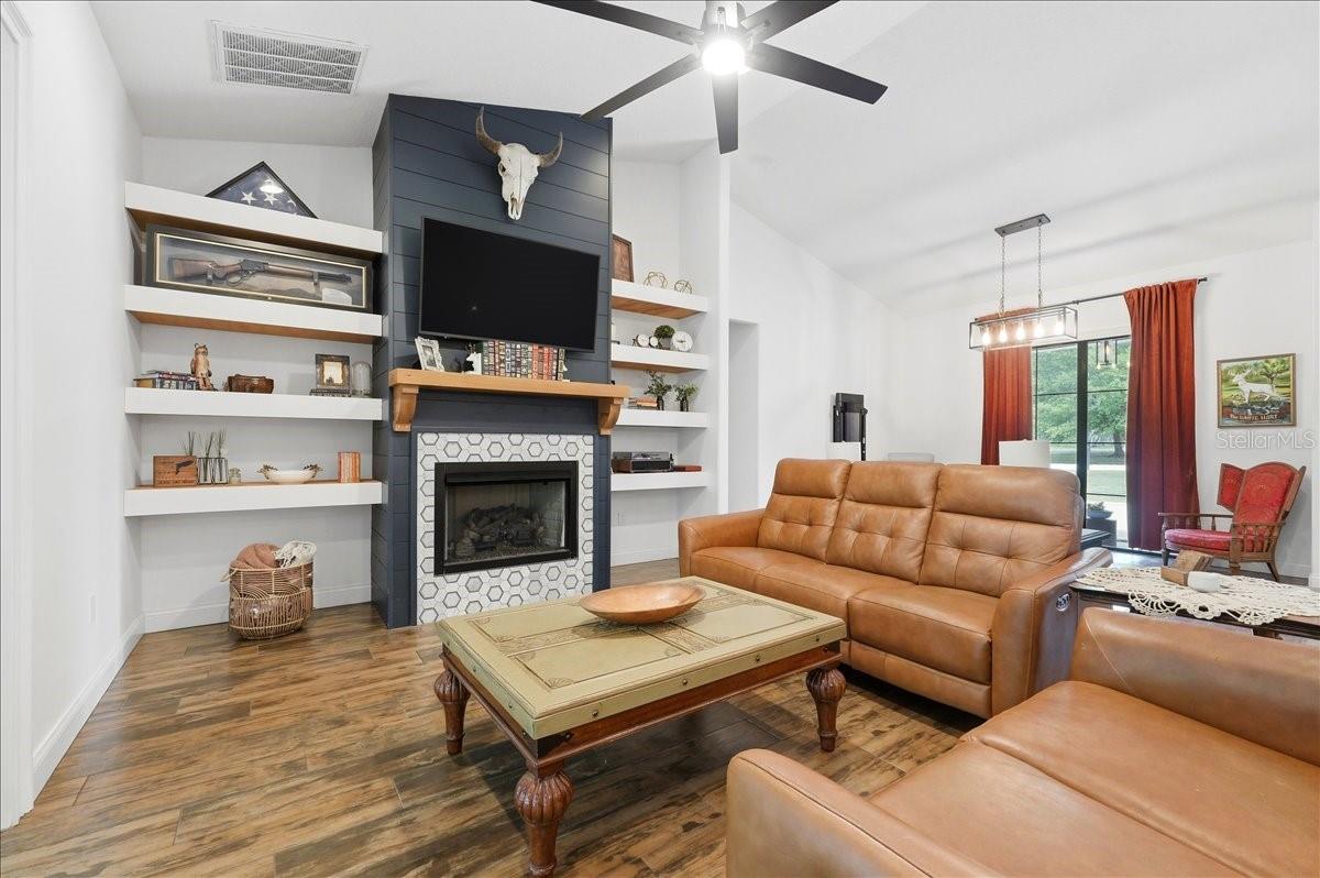 Image 12 of 53 For 6422 Forestwood Drive W