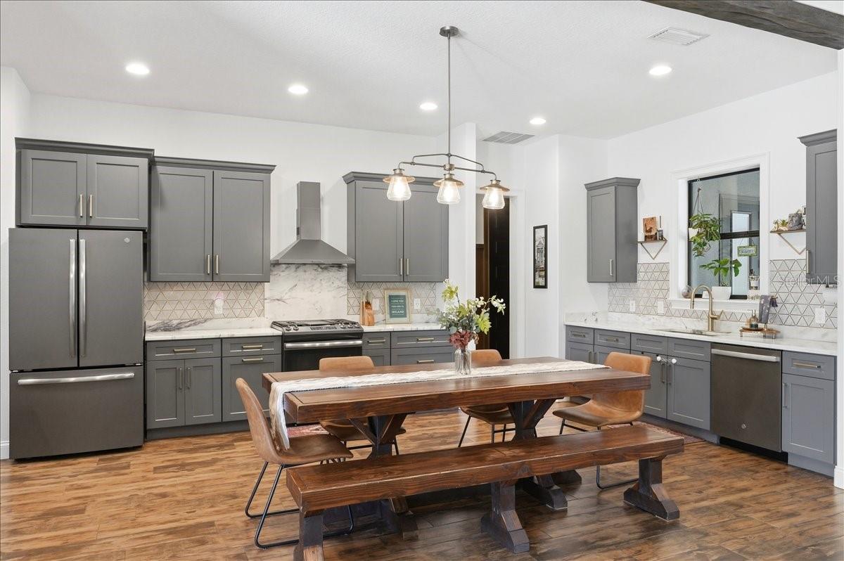 Image 17 of 53 For 6422 Forestwood Drive W