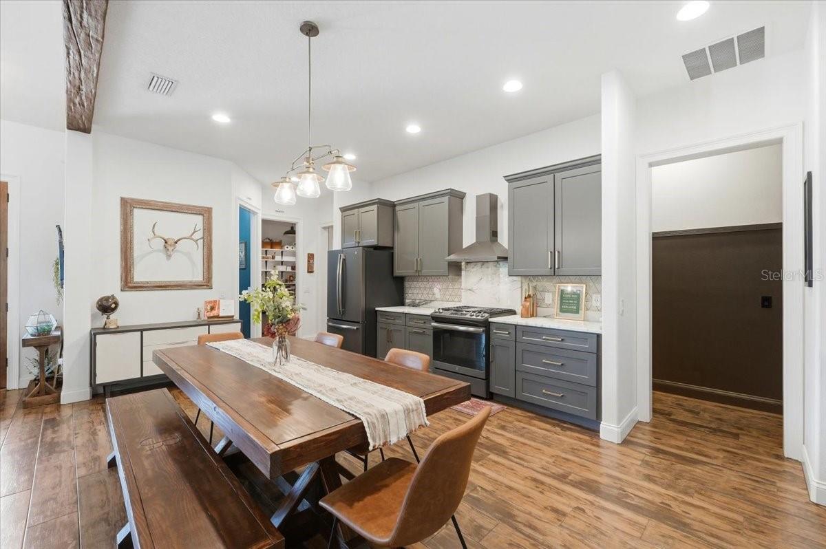 Image 19 of 53 For 6422 Forestwood Drive W