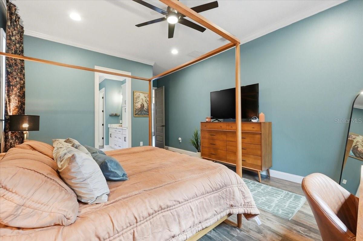 Image 24 of 53 For 6422 Forestwood Drive W