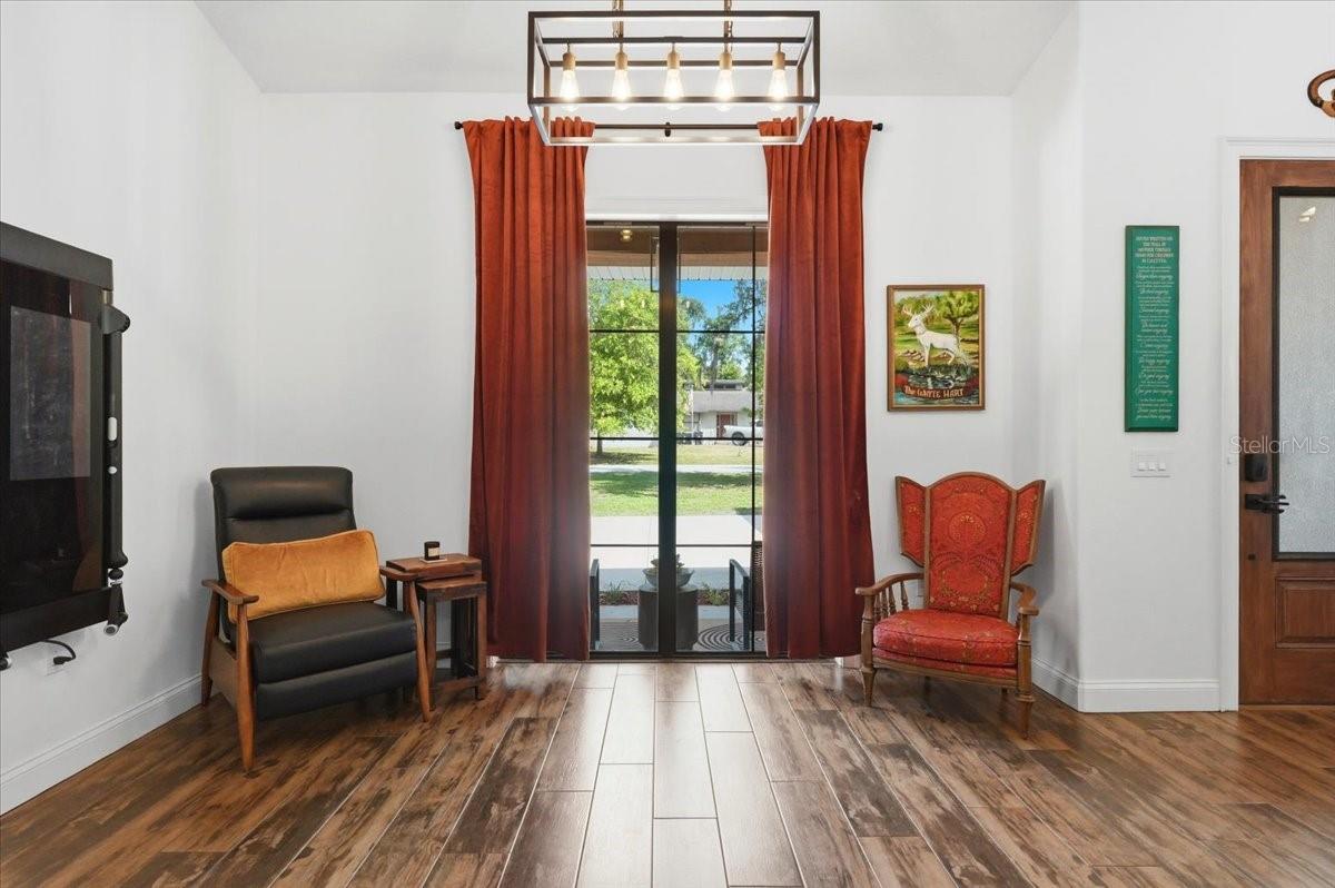 Image 7 of 53 For 6422 Forestwood Drive W