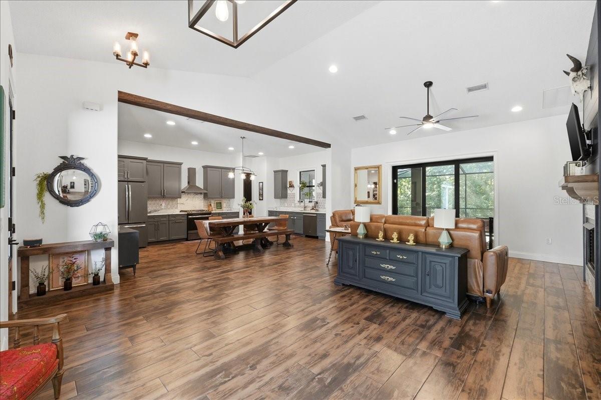 Image 8 of 53 For 6422 Forestwood Drive W