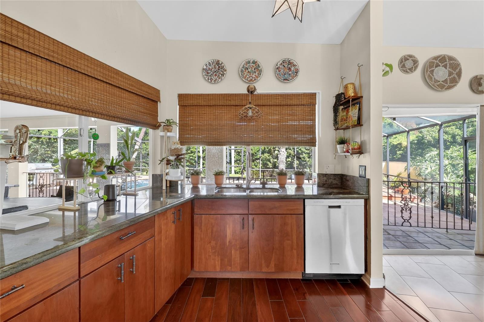 Image 28 of 84 For 5965 Pier Place Drive