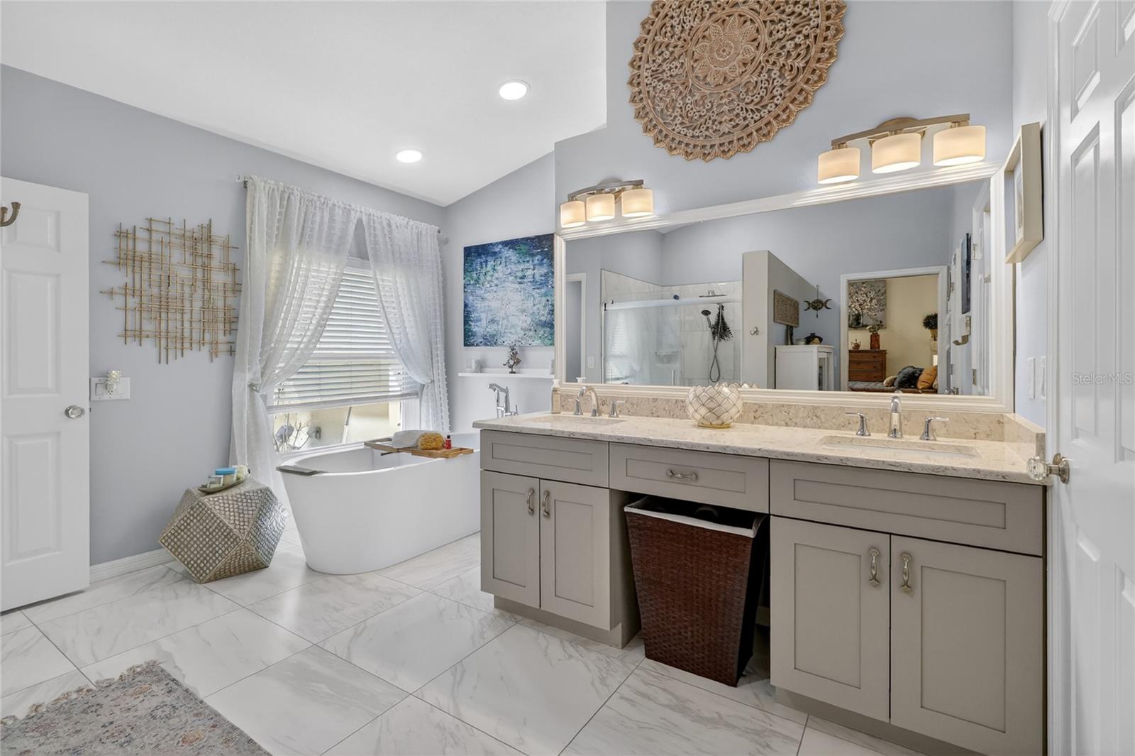 Image 50 of 84 For 5965 Pier Place Drive