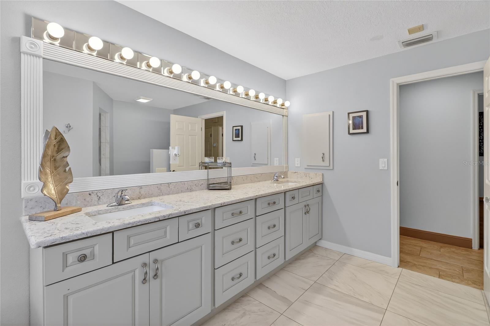 Image 64 of 84 For 5965 Pier Place Drive