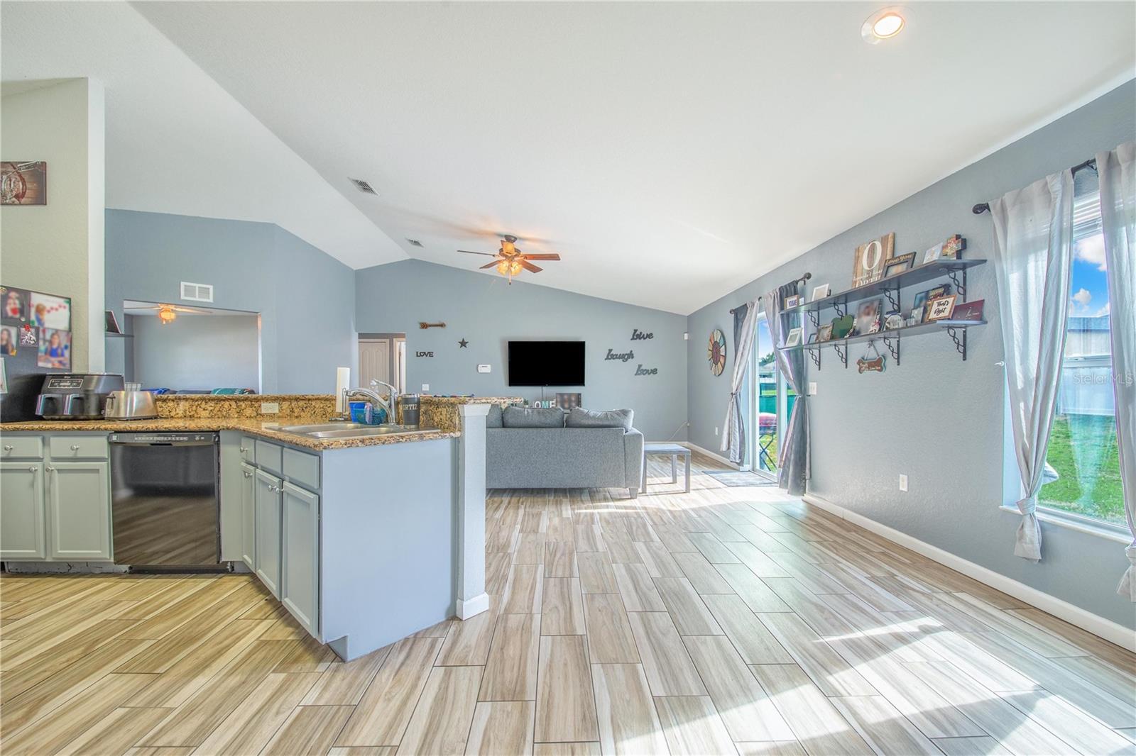 Image 12 of 41 For 1729 Pebble Beach Street