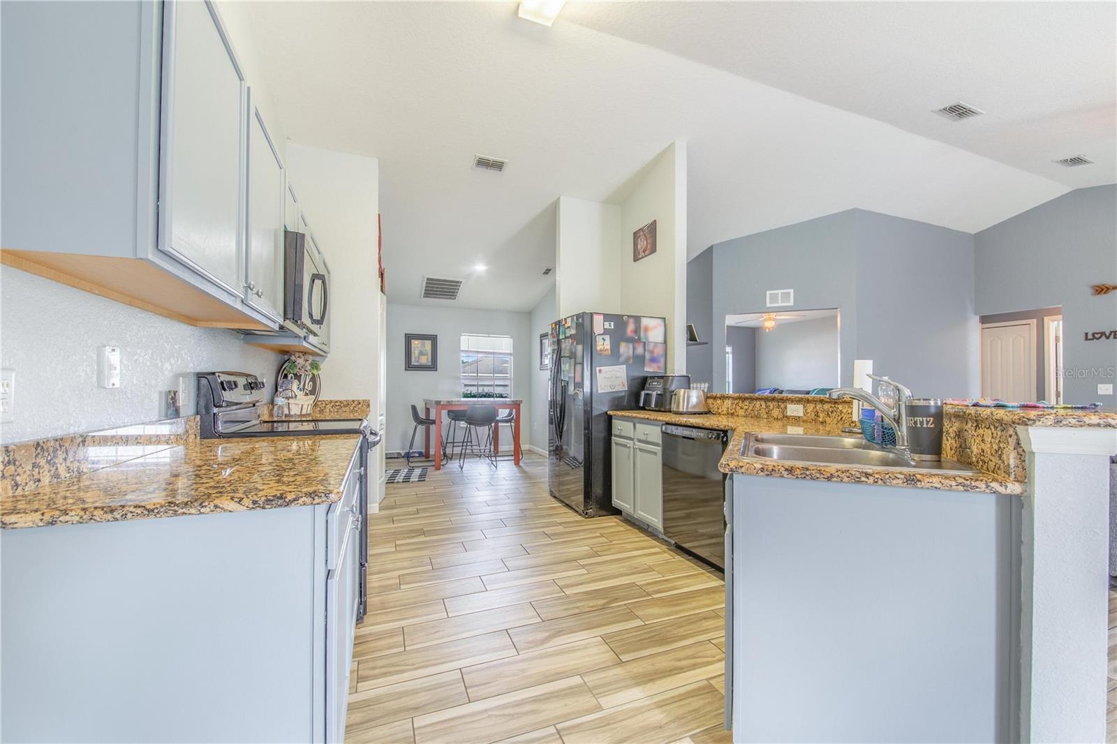 Image 13 of 41 For 1729 Pebble Beach Street