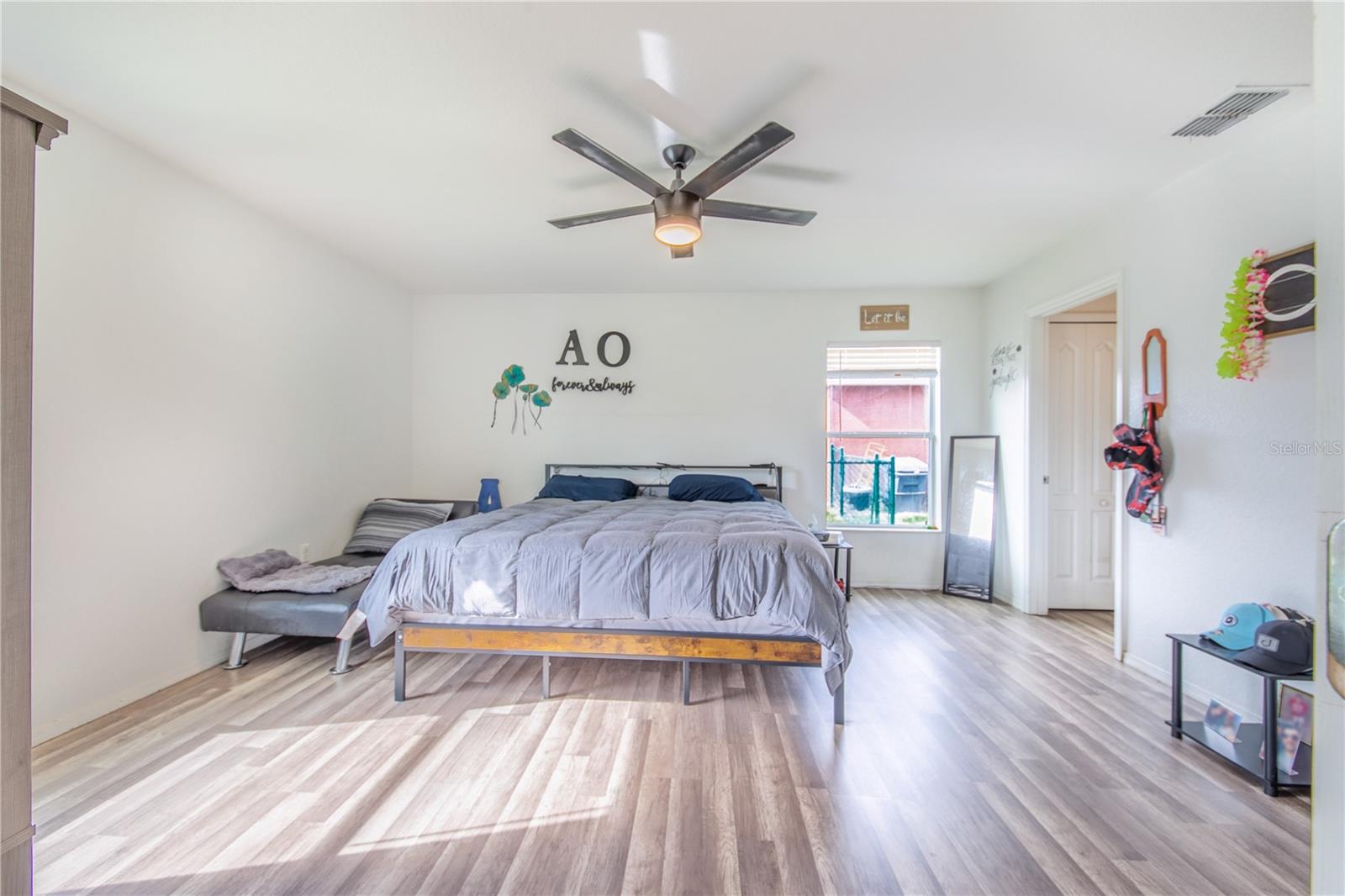 Image 17 of 41 For 1729 Pebble Beach Street