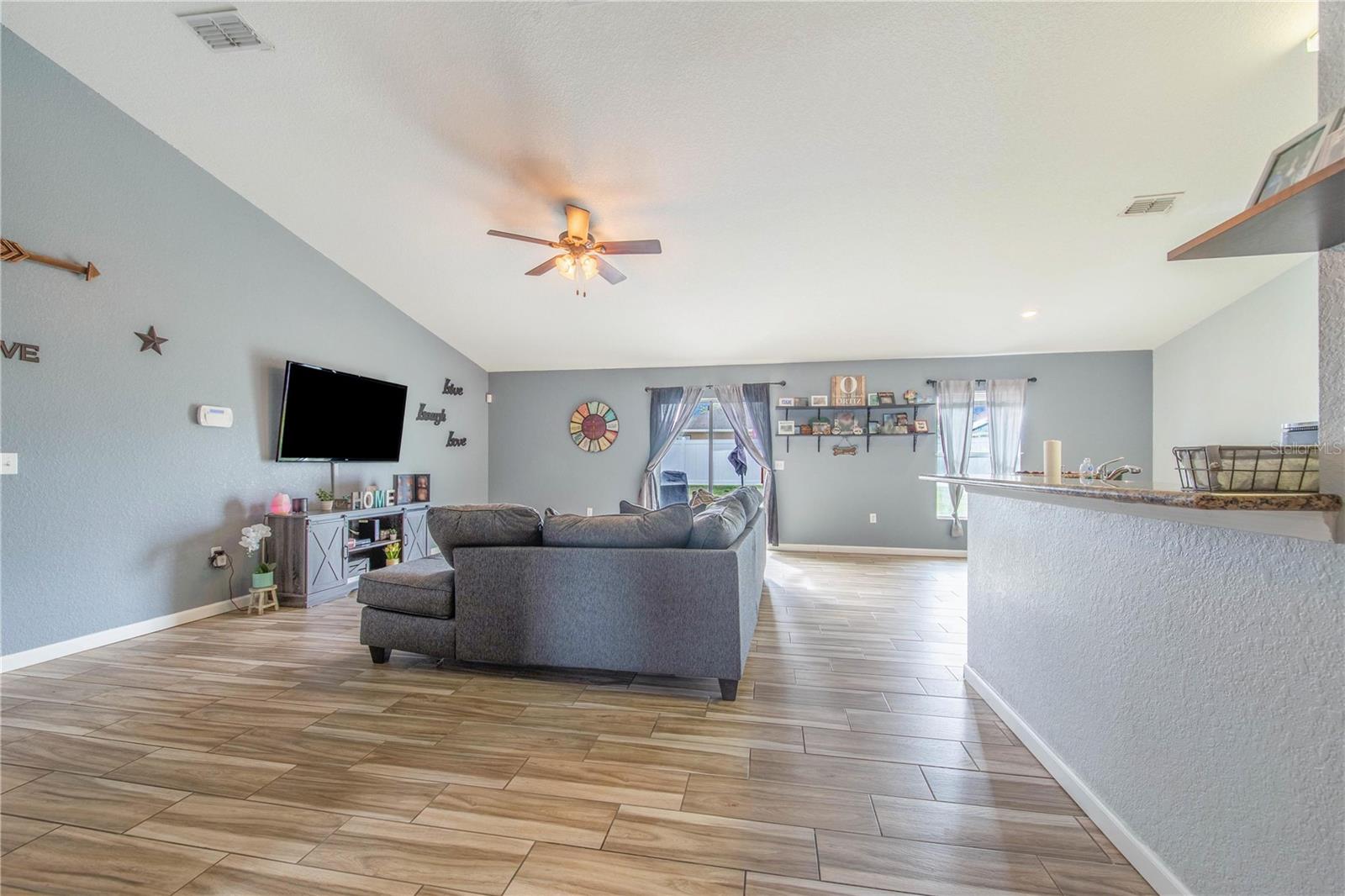 Image 7 of 41 For 1729 Pebble Beach Street