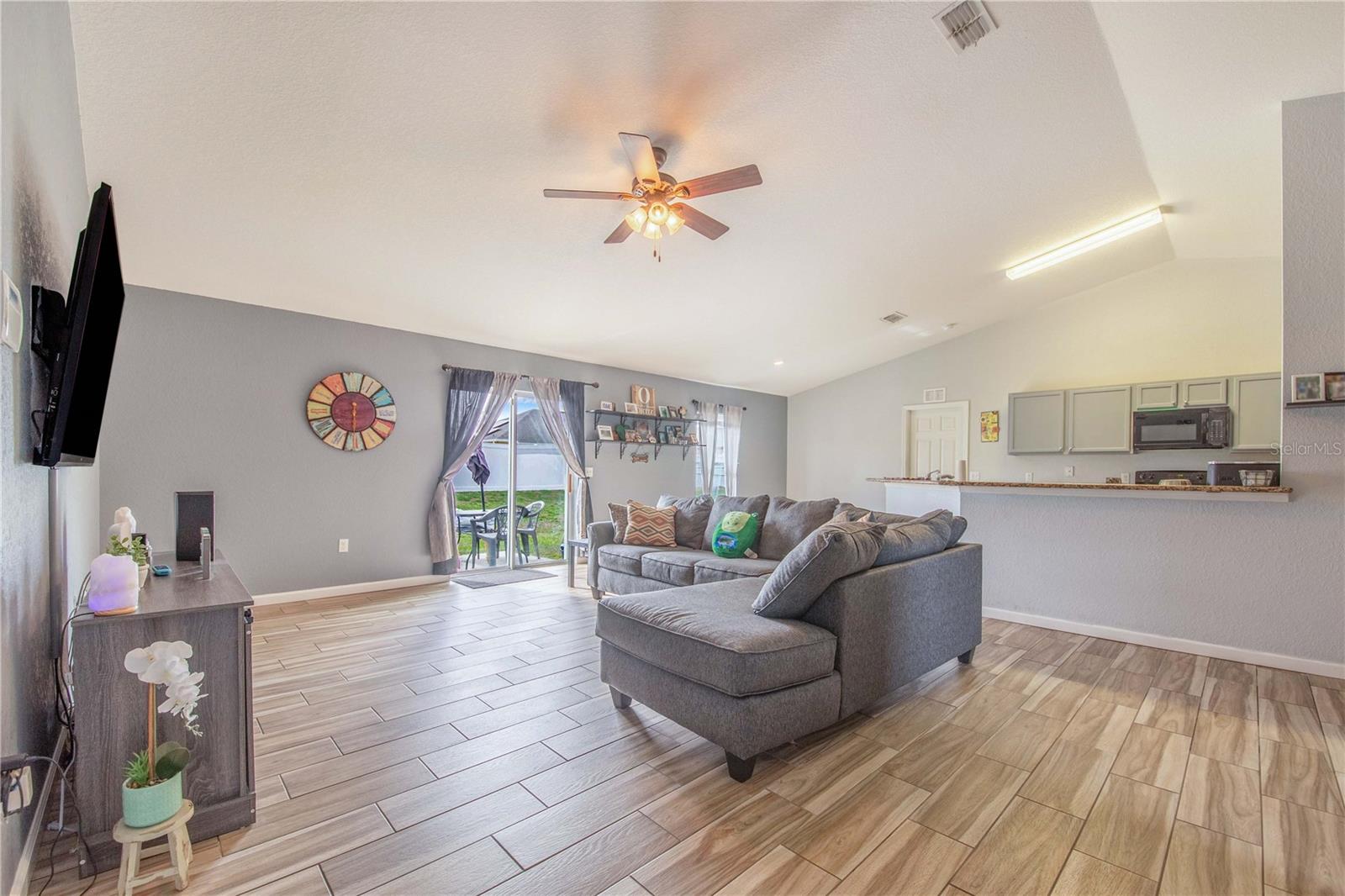 Image 8 of 41 For 1729 Pebble Beach Street