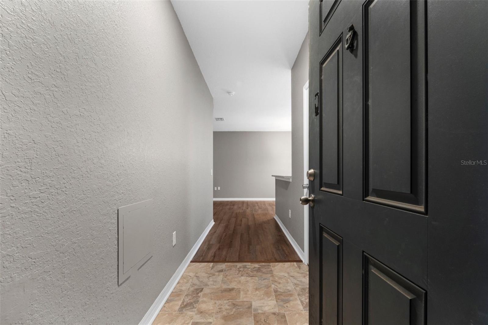 Image 10 of 30 For 1008 Hemingway Circle 1008