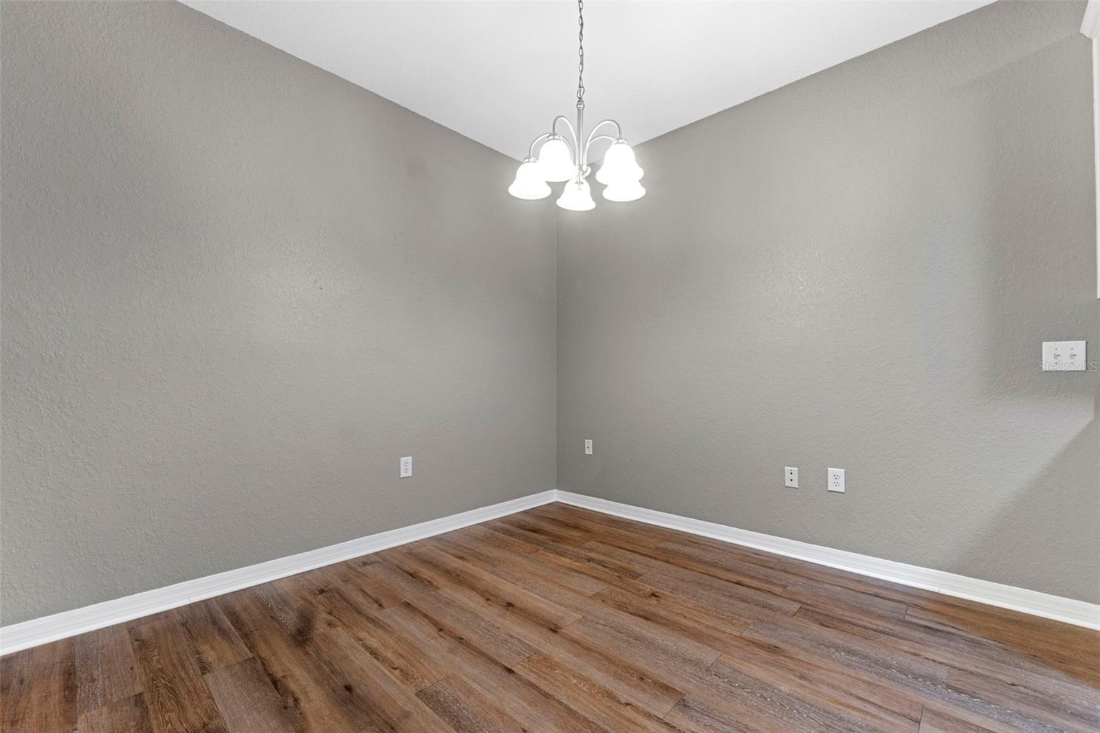 Image 12 of 30 For 1008 Hemingway Circle 1008