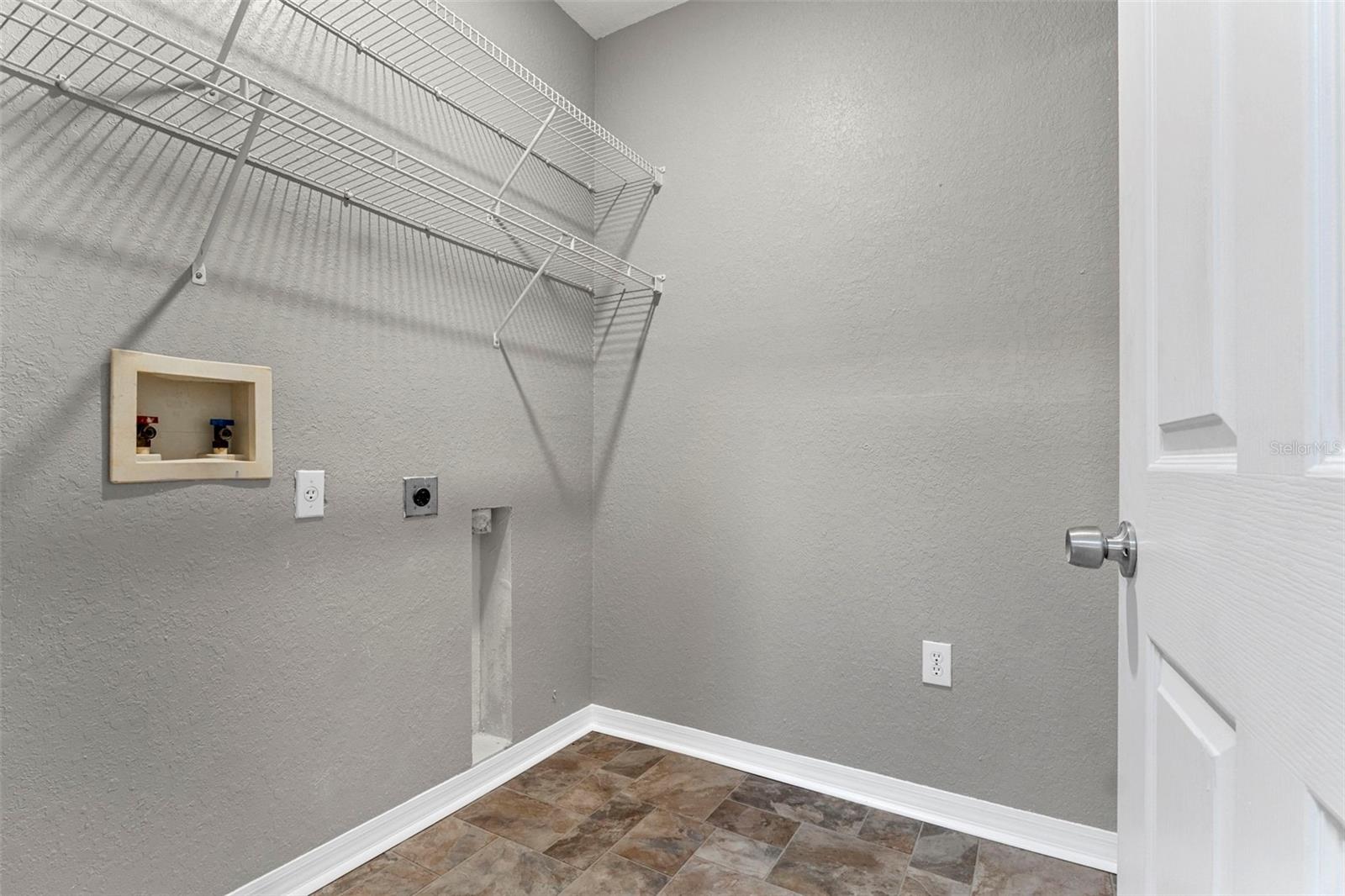 Image 15 of 30 For 1008 Hemingway Circle 1008