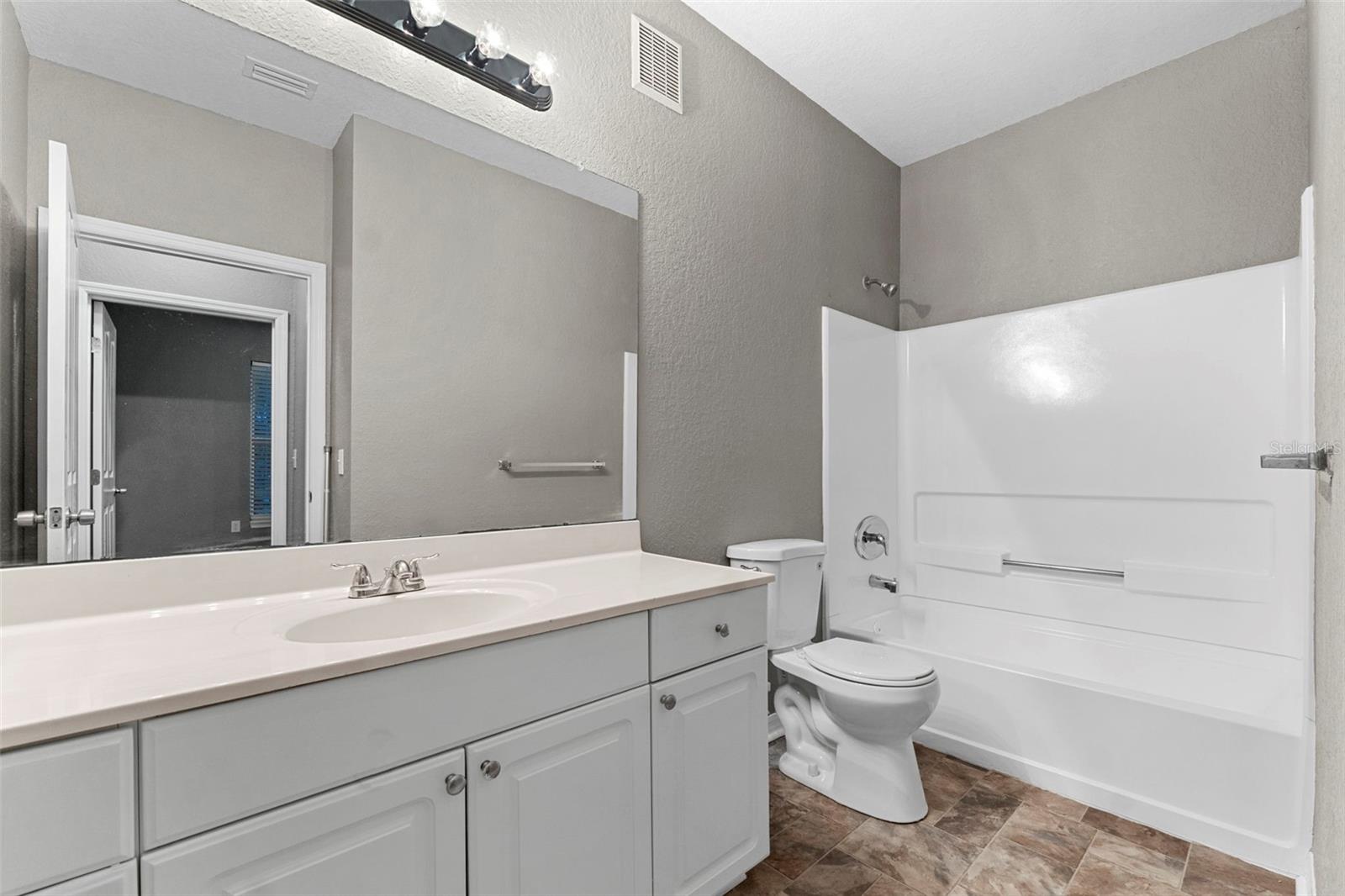 Image 17 of 30 For 1008 Hemingway Circle 1008