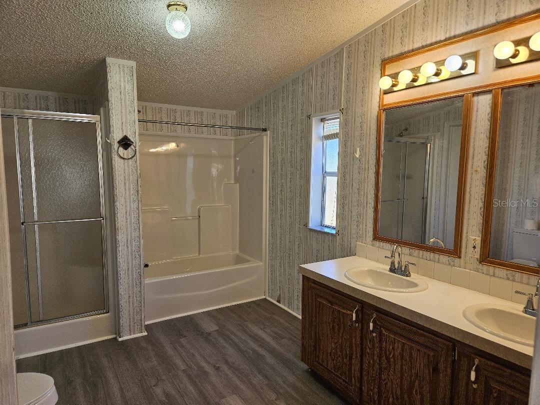 Image 17 of 24 For 4136 Rolling Hills Court E