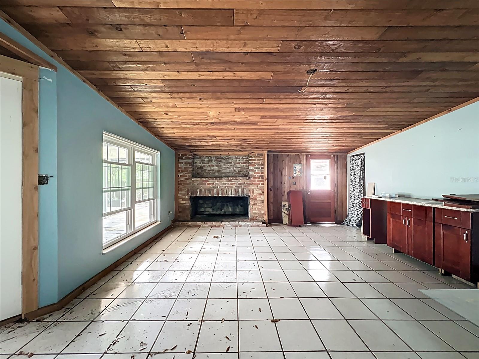 Image 9 of 13 For 5402 Parkway Drive