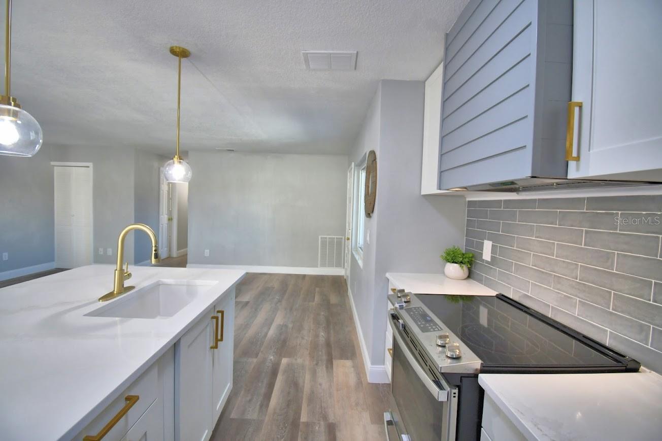 Image 10 of 27 For 626 Pavare Court 626