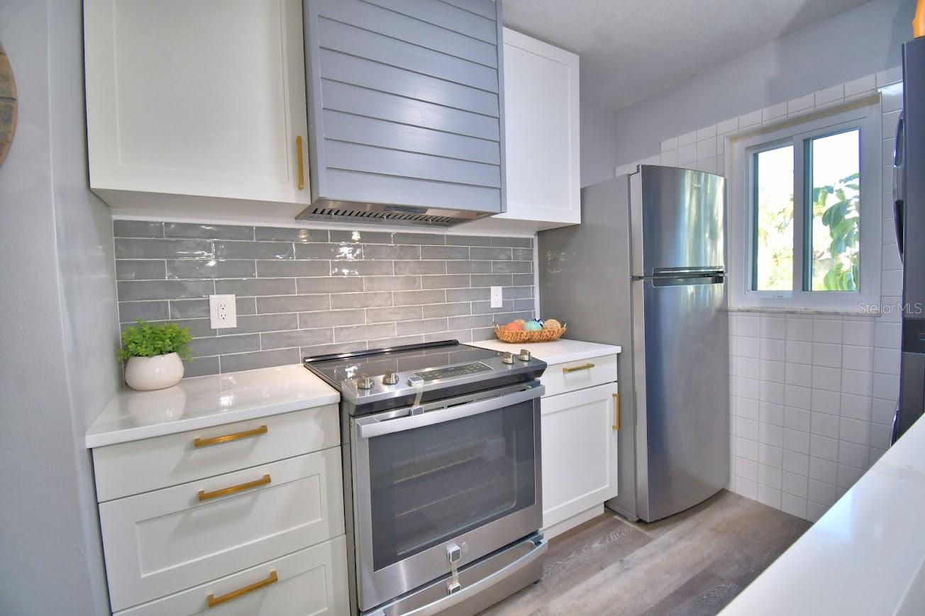 Image 12 of 27 For 626 Pavare Court 626