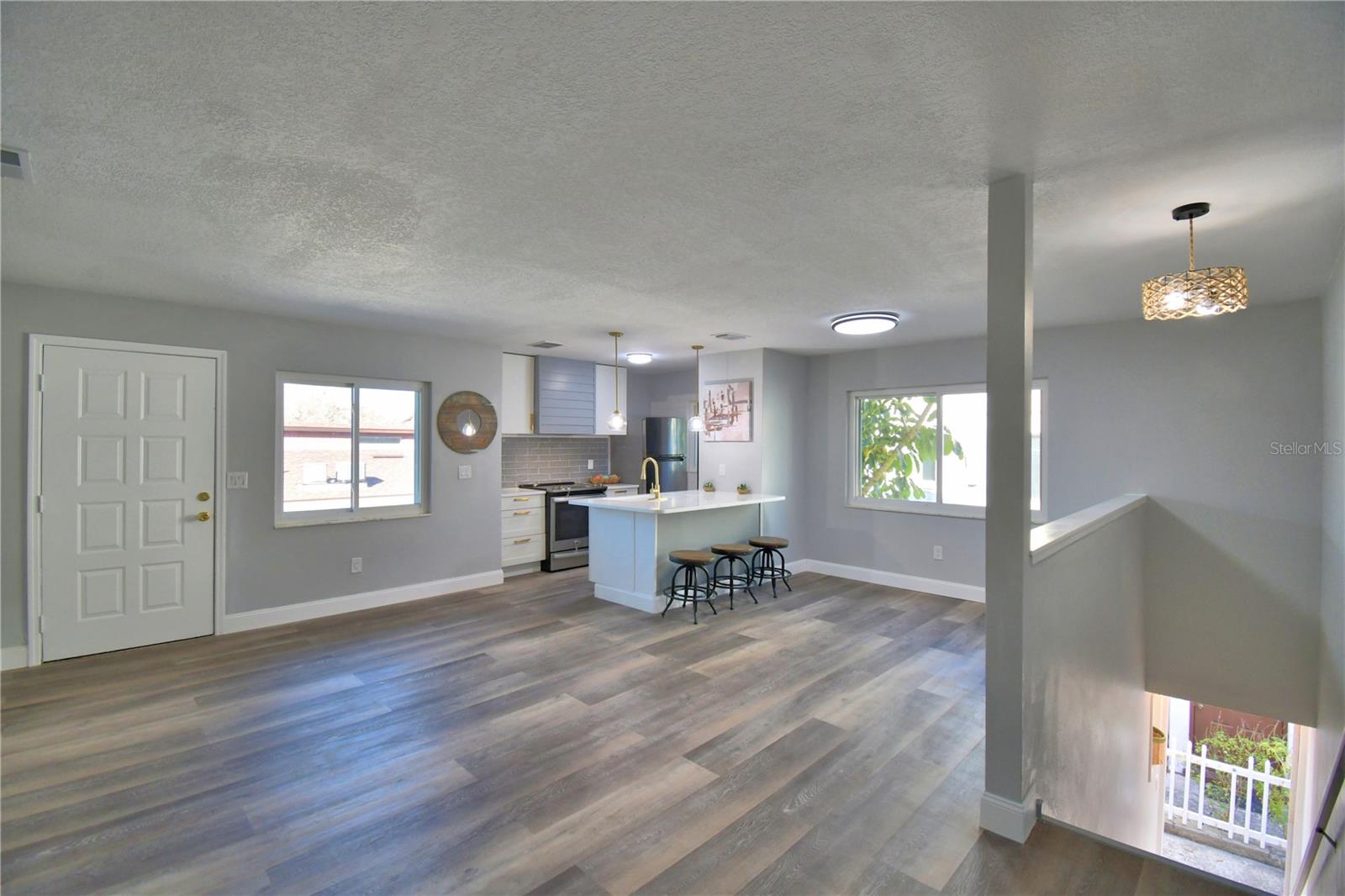 Image 13 of 27 For 626 Pavare Court 626