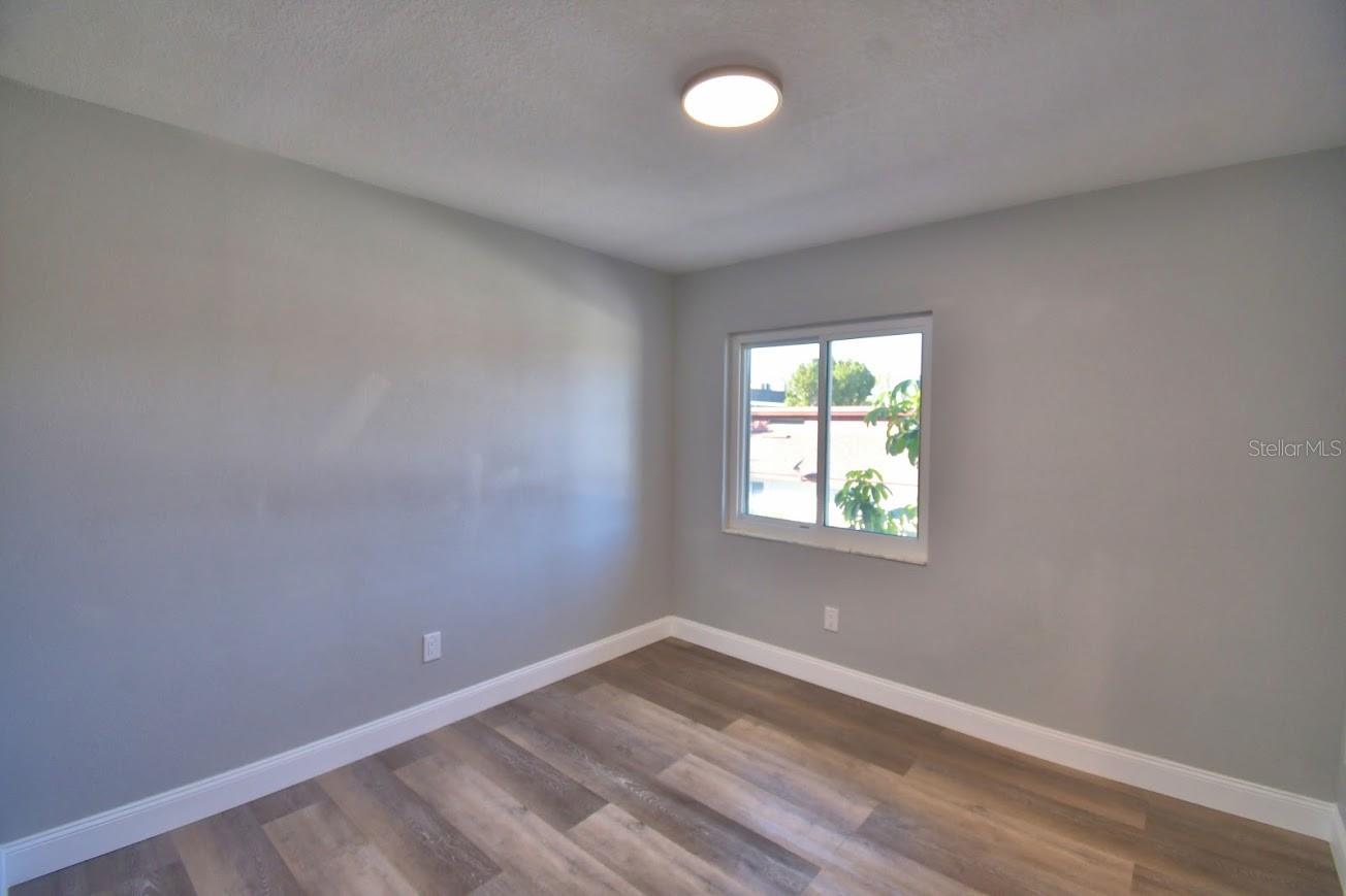 Image 23 of 27 For 626 Pavare Court 626