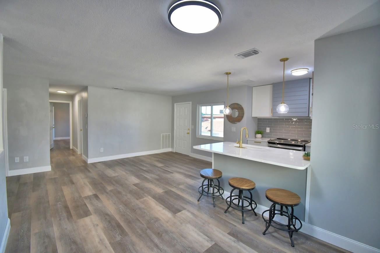 Image 9 of 27 For 626 Pavare Court 626