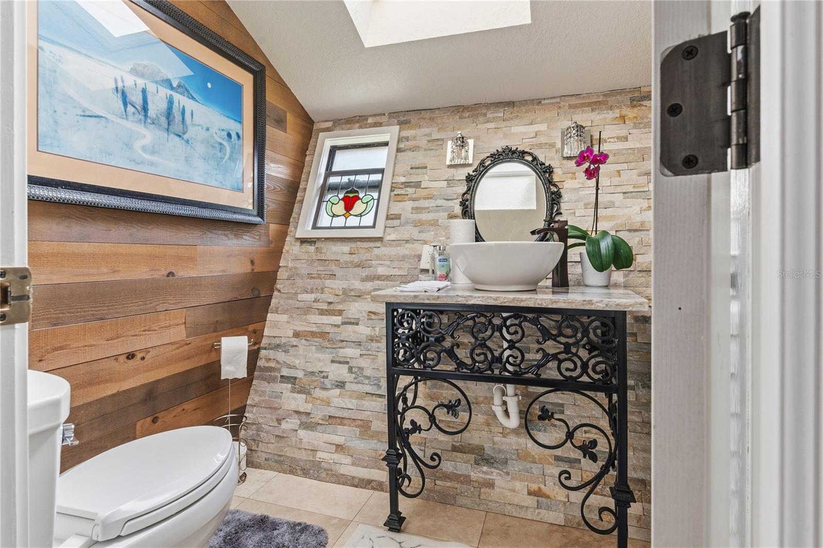 Image 20 of 51 For 4 Casarena Court