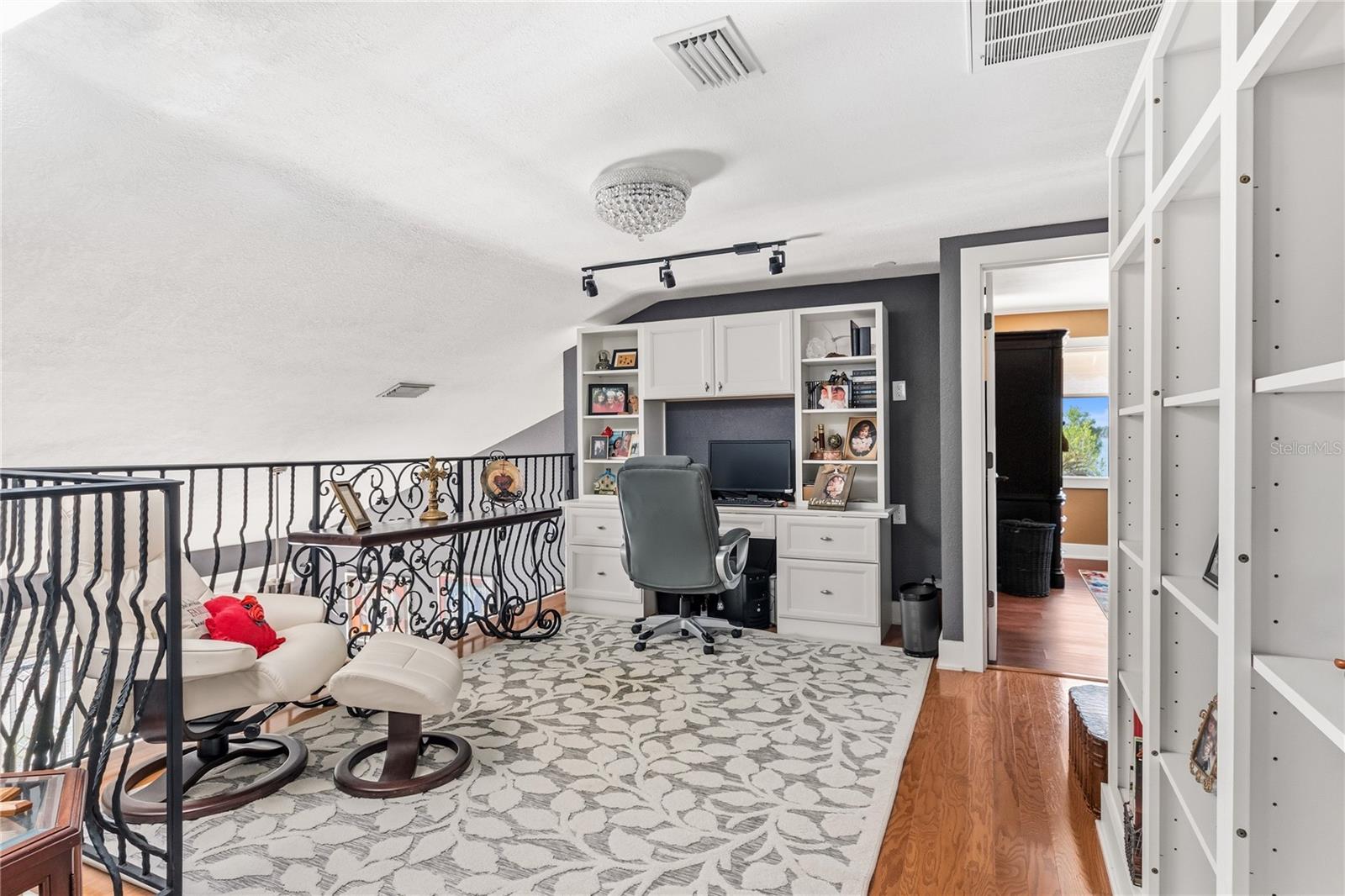 Image 35 of 51 For 4 Casarena Court