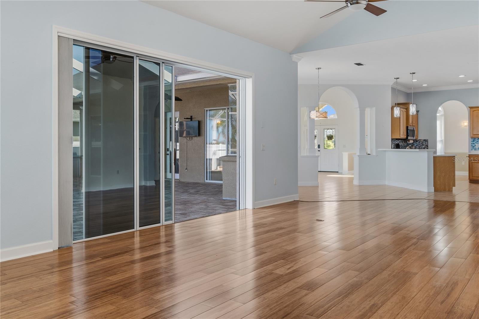 Image 21 of 43 For 220 Ruby Lake Lane